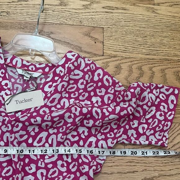 NWT TUCKER MADELINE CHEETAH IN HOT 100% SILK PINK DRESS SIZE XS - Picture 5 of 8